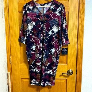 NWT Mlle Gabrielle front zip dress, size L. Knee length, 3/4 sleeve multi color